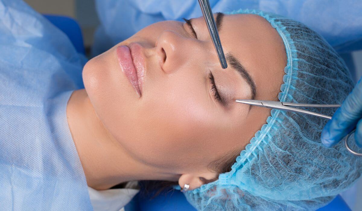 Patiente avant blepharoplastie
